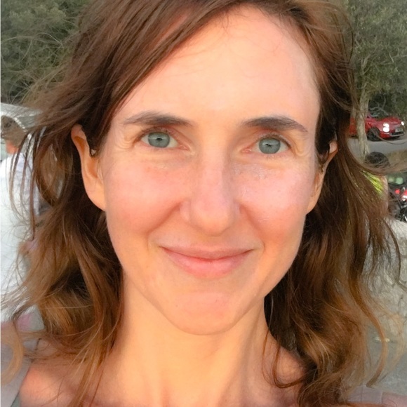 Meet your Posher, Sarah - Picture 2 of 2